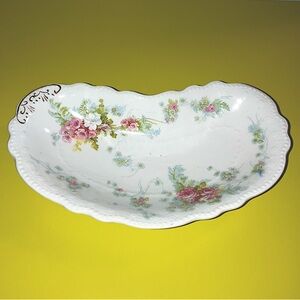 2 trinket dishes - Scalloped kidney shape porcelain & an oval